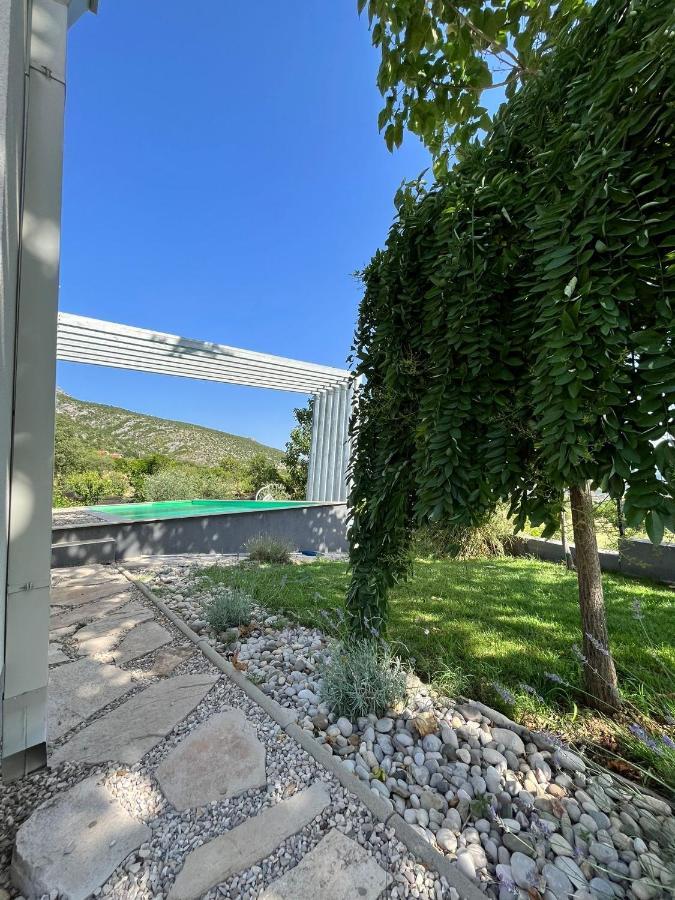 Villa Mona ,Heated Swimming Pool Мостар Екстериор снимка