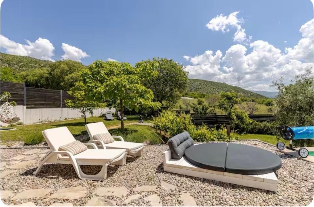 Villa Mona ,Heated Swimming Pool Мостар Екстериор снимка